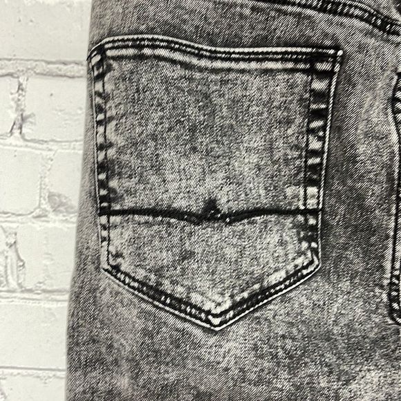 ASOS Black Distressed Acid Washed Jean Waist - Picture 16 of 16